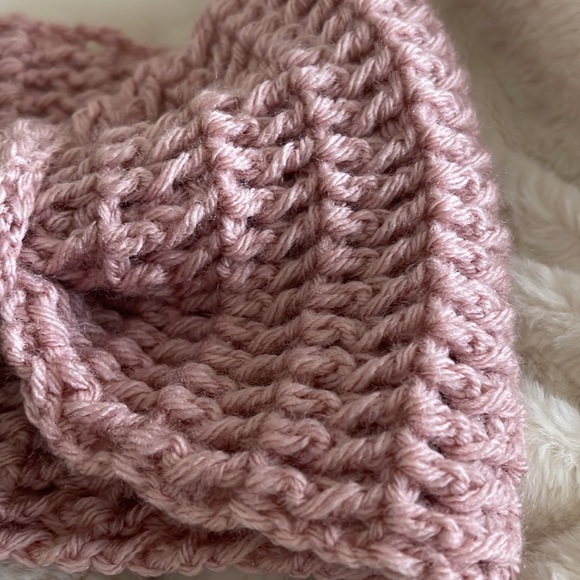 Made by hand. Size M. Color pink. Head band - Picture 4 of 5